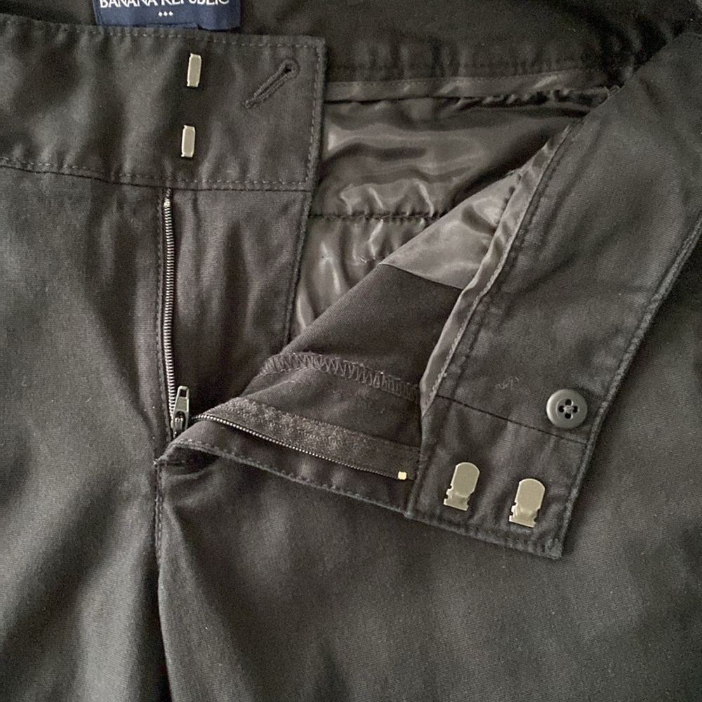 Banana Republic Bermuda Shorts Capris - Size 12 - EUC - Picture 5 of 5